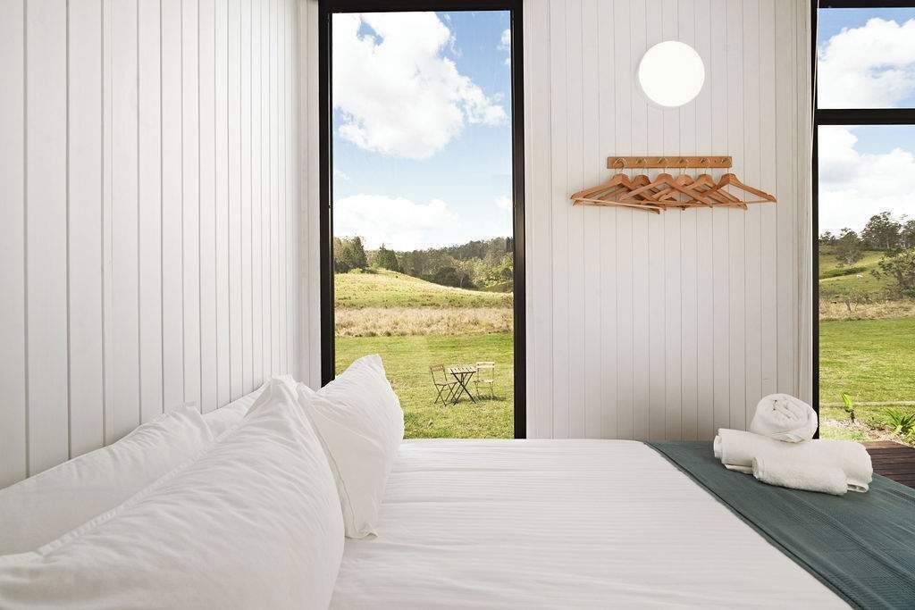 1 bedroom, bed sheets