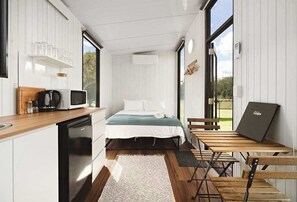 1 bedroom, bed sheets