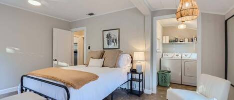 2 chambres, fer et planche à repasser, lit de bébé portatif, Wi-Fi