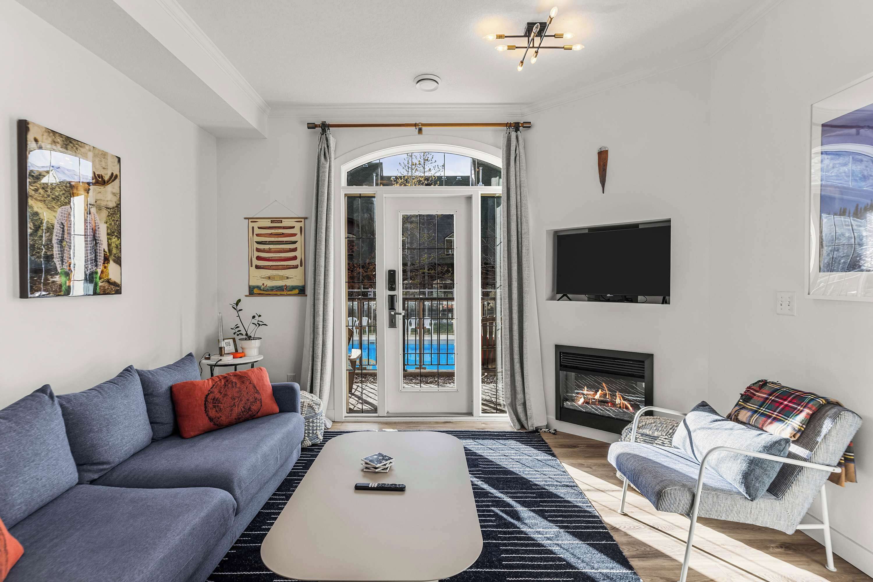 Televisión, chimenea