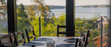 تناول الطعام