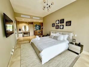 2 bedrooms, iron/ironing board, WiFi, bed sheets - Cozy 2-bedroom condo - Next to Beach Club - Luxury & Design - Sleeps 6 (El Chirú)