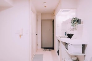 Apartment, 1 Bedroom, Non Smoking | Private kitchenette | Mini-fridge, microwave, stovetop, electric kettle - Minimalist Loft 401 (Osaka)