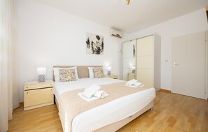 2 Schlafzimmer, Zimmersafe, kostenloses WLAN, Bettwäsche