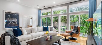 Spacious 5-bedroom house with AC and WiFi in tranquil Palo Alto