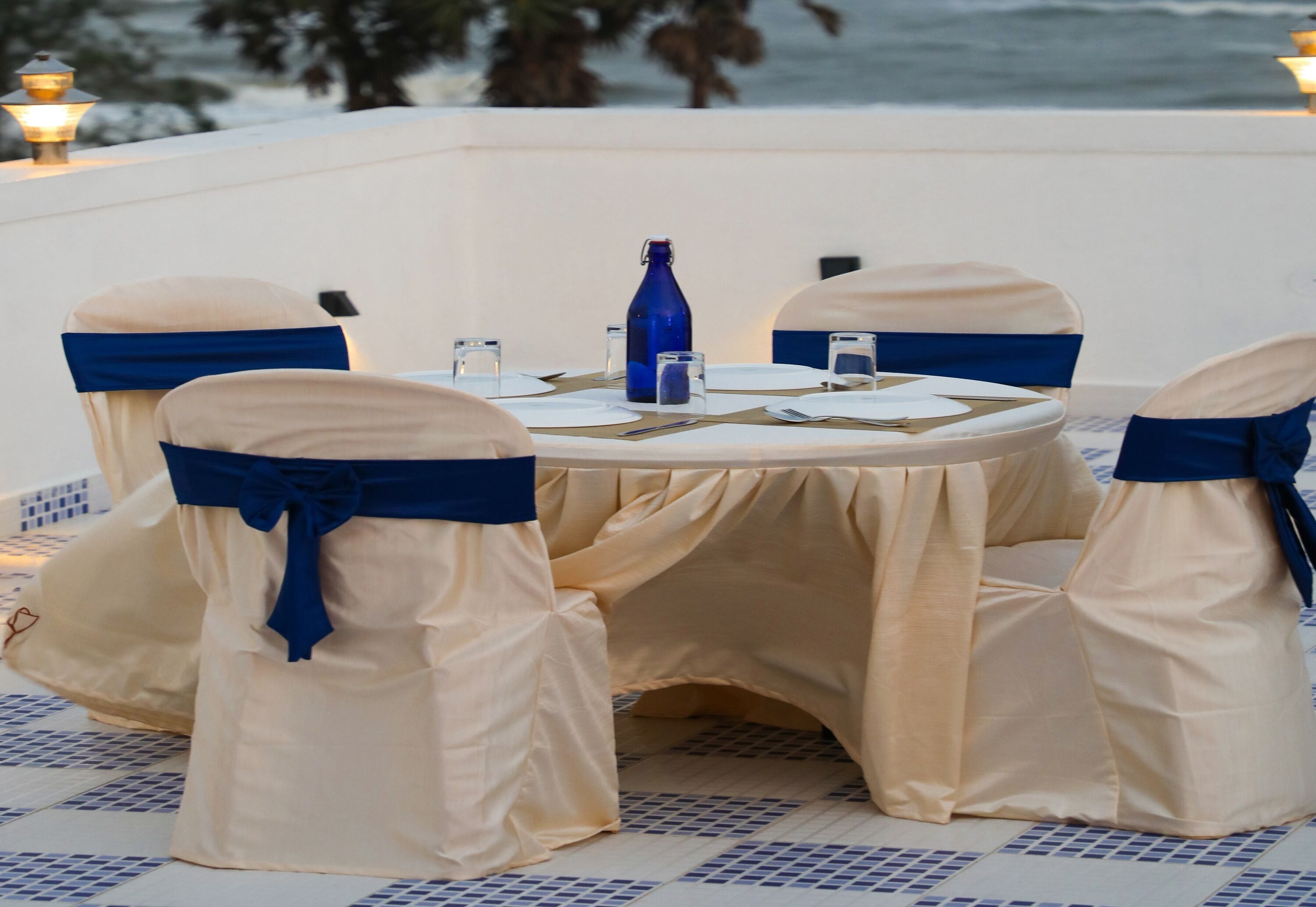 Shower, pancuran hujan, perlengkapan mandi gratis, dan pengering rambut