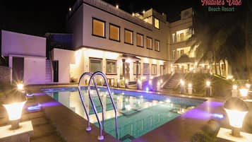 Habitación clásica, vista al jardín | Sábanas de algodón egipcio, ropa de cama de alta calidad y minibar