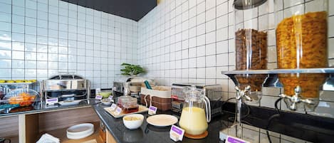 Alimentos y bebidas