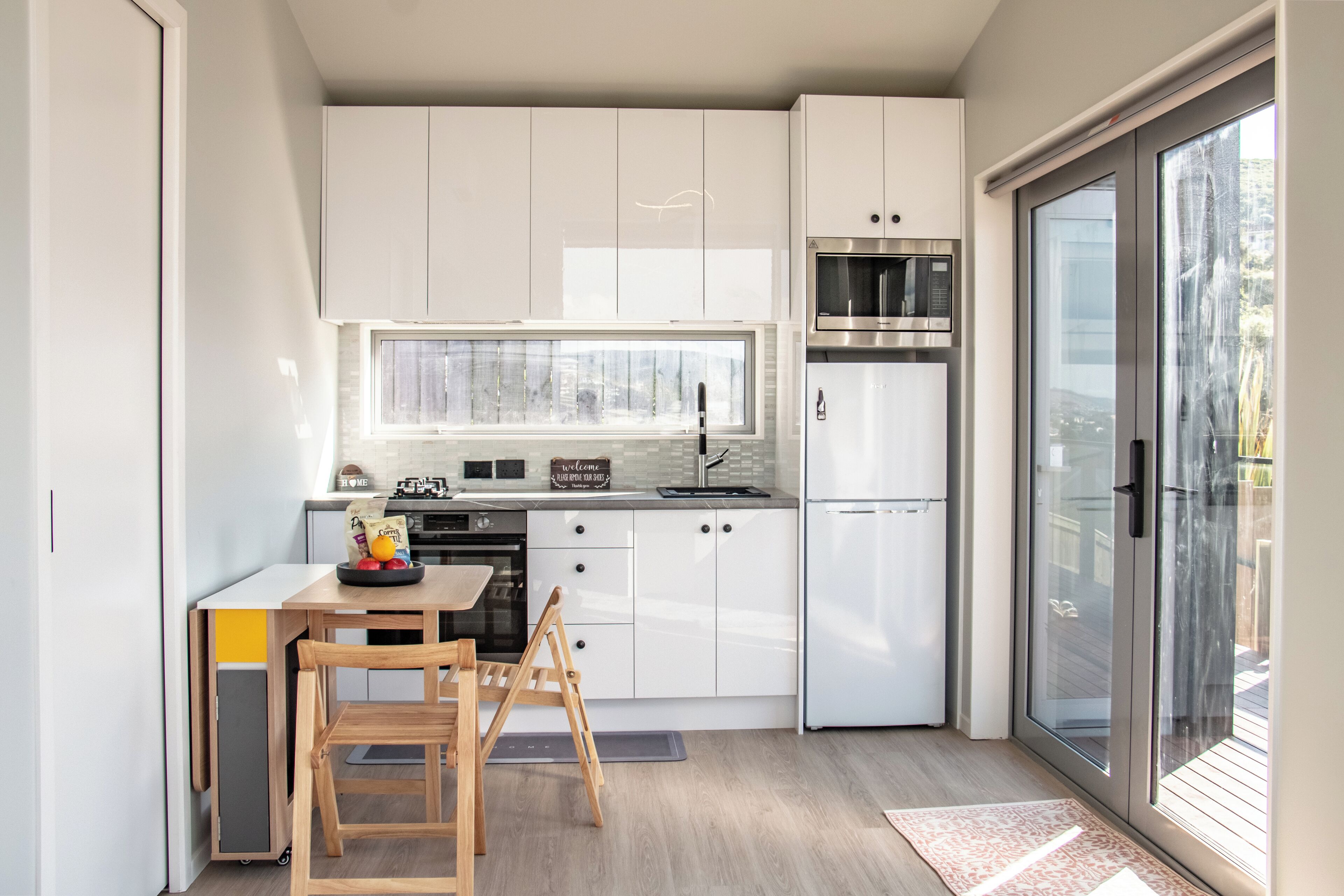 Fridge, microwave, oven, coffee/tea maker