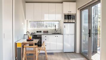 Fridge, microwave, oven, coffee/tea maker