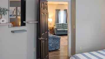 Comfort Apartment, 2 Bedrooms, Kitchen | 2 bedrooms, iron/ironing board, free cots/infant beds, travel cot