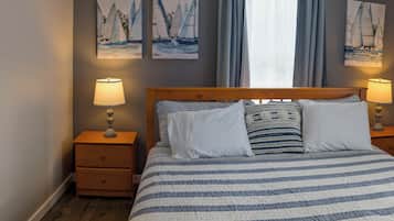 2 bedrooms, iron/ironing board, free cribs/infant beds, free WiFi