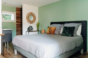 7 habitaciones, tabla de planchar con plancha y cuna de viaje 