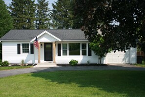 Exterior - Modern Ranch in Skaneateles (Skaneateles)