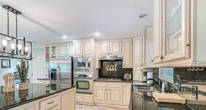 Walk to Texas A&M: College Station Home w/ Yard!