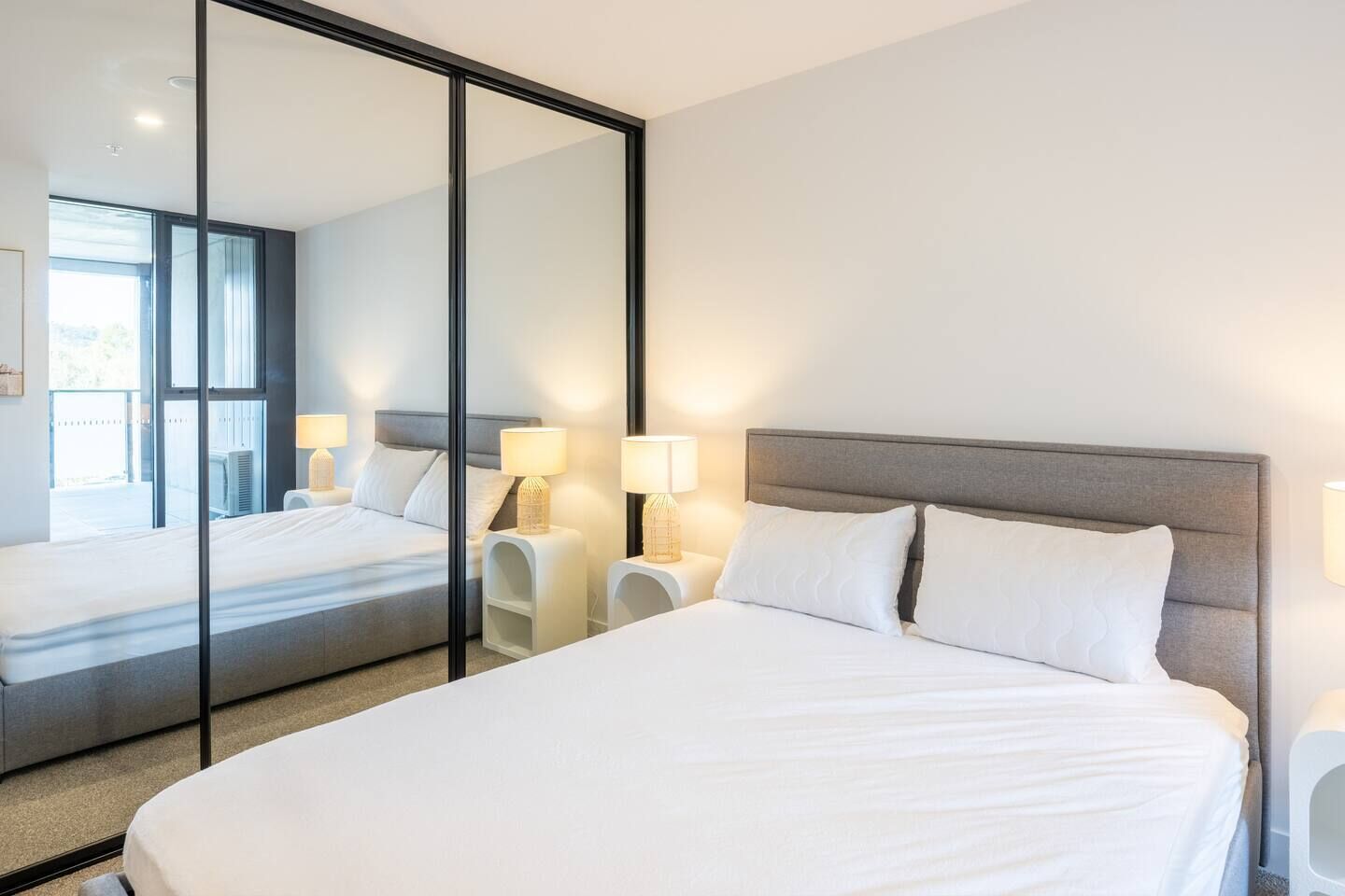 Bügeleisen/Bügelbrett, Reisekinderbett, WLAN, Bettwäsche