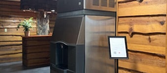 Bridge Inn 1st Floor 1KingBed 1Recliner River View