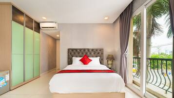 Deluxe Suite | 1 bedroom, minibar, desk, laptop workspace