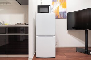 Fridge, microwave, stovetop, cookware/dishes/utensils - ART NAGARA (Osaka)