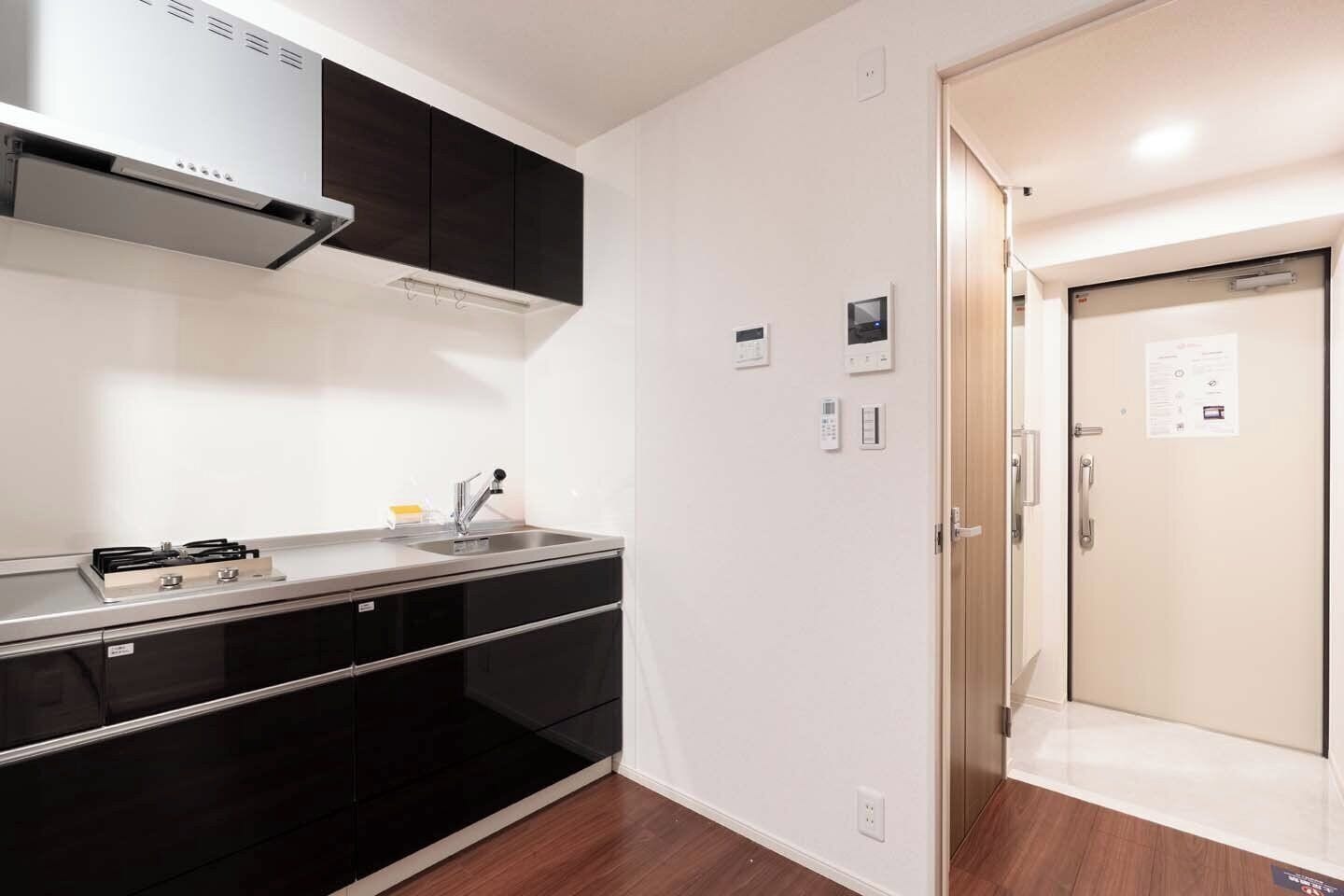 Fridge, microwave, stovetop, cookware/dishes/utensils