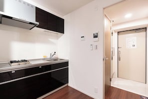 Fridge, microwave, stovetop, cookware/dishes/utensils - ART NAGARA (Osaka)