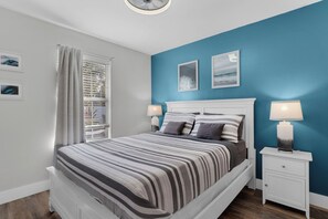 4 bedrooms, iron/ironing board, free WiFi, bed sheets