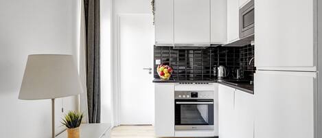 Kühlschrank, Mikrowelle, Geschirrspüler