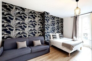 1 bedroom, internet, bed sheets