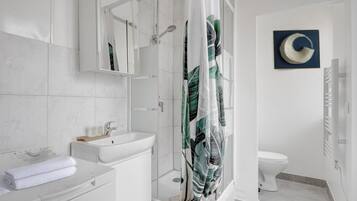 Dutxa, assecador de cabells i tovalloles