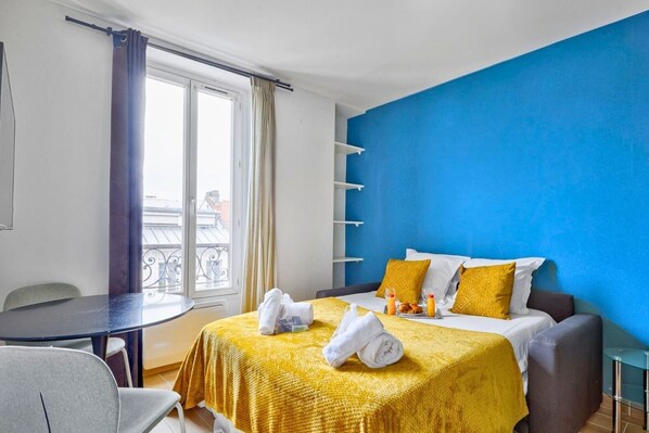 Unclassified image, 1 of 9, button