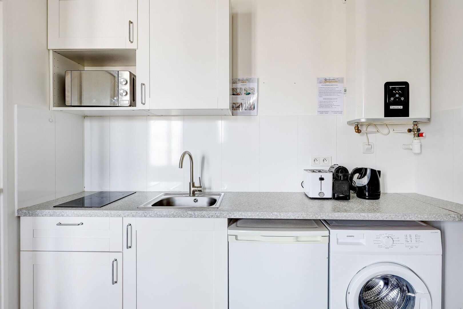 Refrigerador, microondas, lavavajillas y cafetera y tetera 