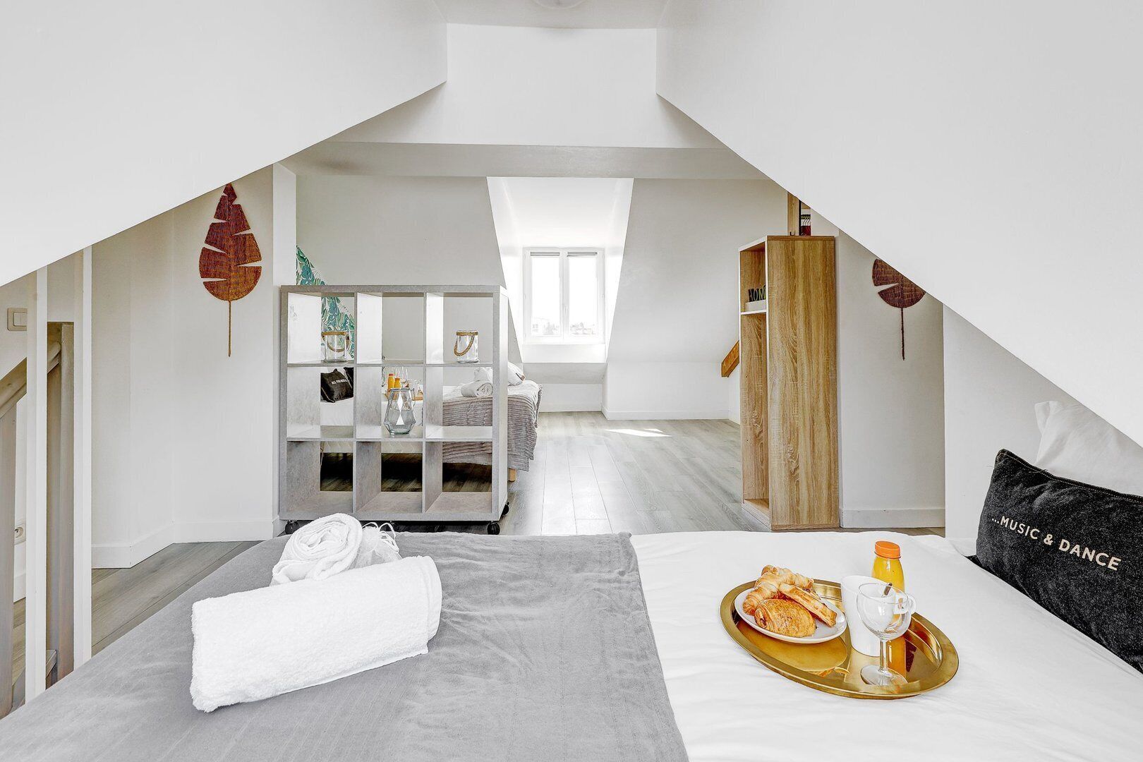 2 habitaciones, tabla de planchar con plancha, wifi y ropa de cama 