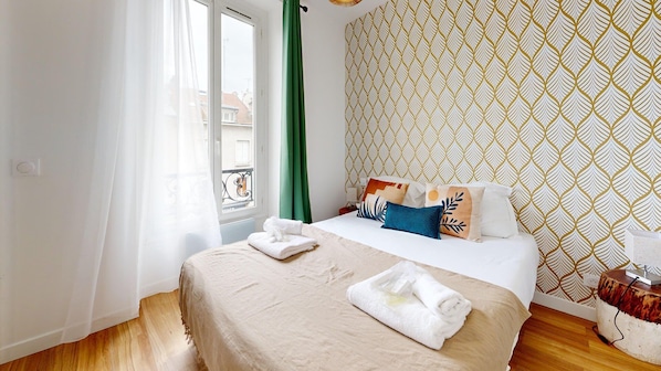 1 chambre, bureau, fer et planche à repasser, Wi-Fi