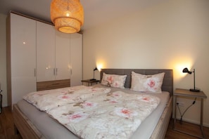 1 chambre, fer et planche à repasser, lit parapluie, Wi-Fi gratuit
