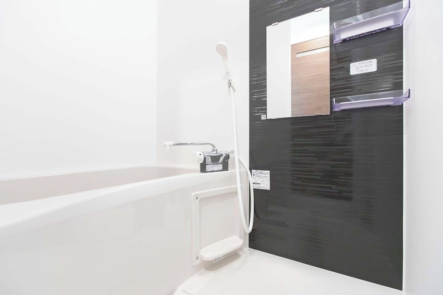 獨立浴缸及淋浴設備、風筒、提供毛巾、洗頭水