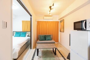 1 bedroom, free WiFi, bed sheets - Art Shin-Osaka West (Osaka)