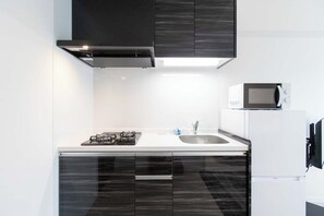 基本公寓, 非吸煙房 (803) | 私人廚房 | 雪櫃、微波爐、爐具、廚房用具/餐具/器皿