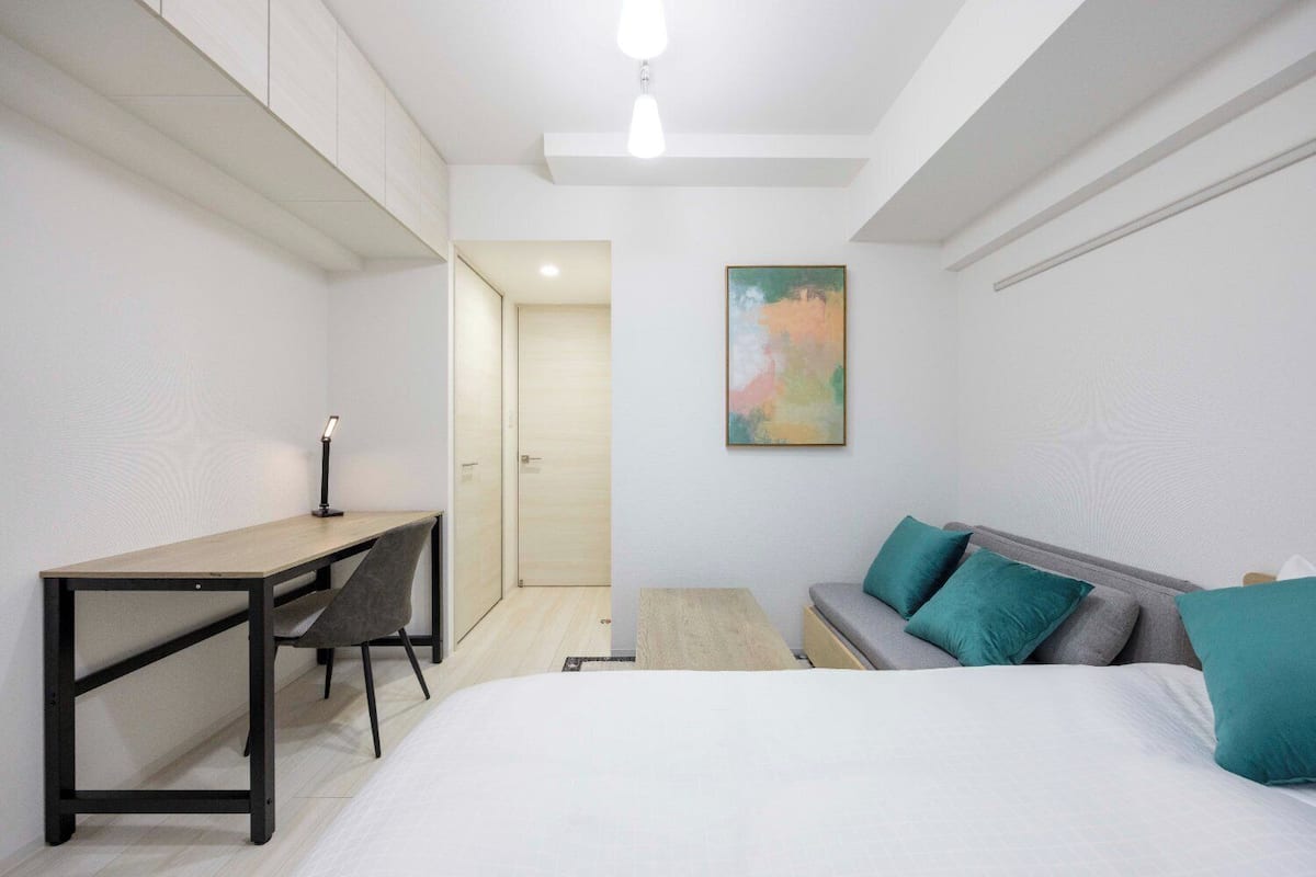 1 bedroom, desk, free WiFi, bed sheets