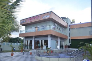 Front of property - Hotel Ramayana (Parbhani)