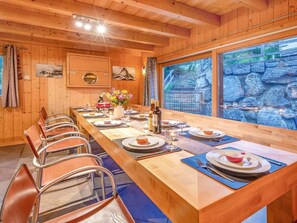 Chalet | Dining