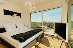 4 bedrooms, iron/ironing board, travel cot, free WiFi