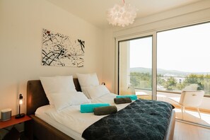 4 bedrooms, iron/ironing board, travel cot, free WiFi - Primosten Hills West - Branded Luxury Villa (Primošten)