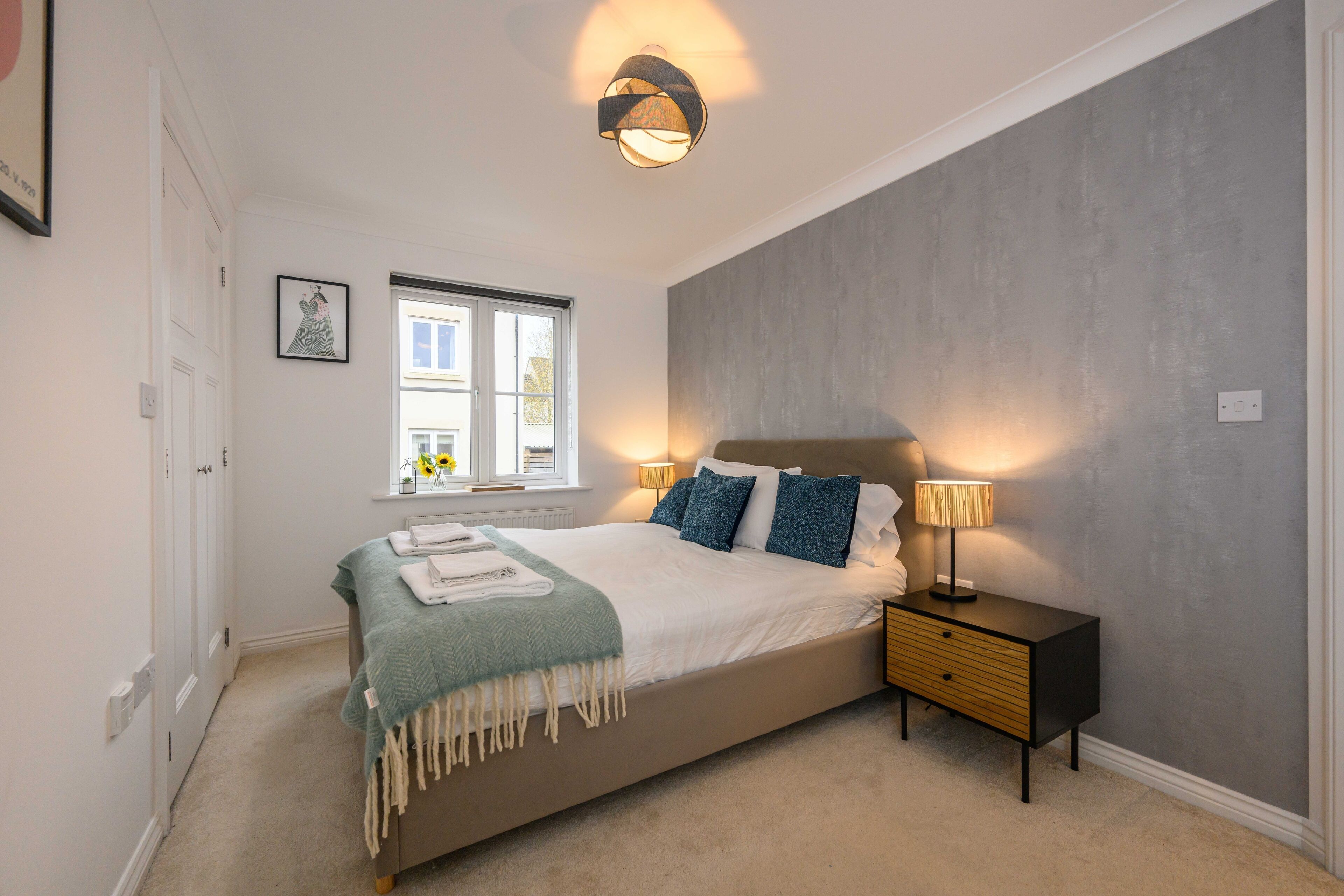 2 bedrooms, iron/ironing board, free WiFi