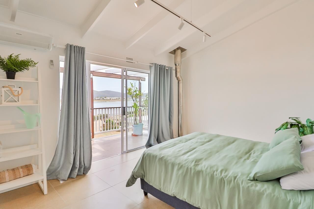 3 عدّة غرف نوم ومكواة/لوح كي وواي فاي وملاءات أسرّة