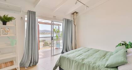 Modern Lakeside 3 Story Apartment situated on the Knysna Lagoon