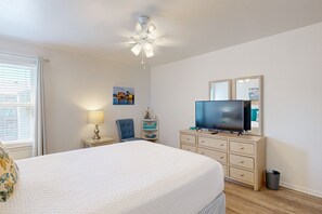 2 bedrooms, free WiFi - Beach Access Across the Street, Shared Heated Pool (Corpus Christi)