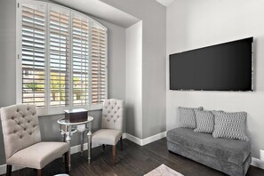 Smart TV, fireplace, table tennis, books - 5BR Luxury Stay: King Beds, Hot Tub, Games, Kids' Play Area & Private Pool (Scottsdale)