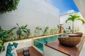 Kolam renang terbuka 
