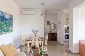 Flat-screen TV - Hillside Seaview Apartment (Chania)