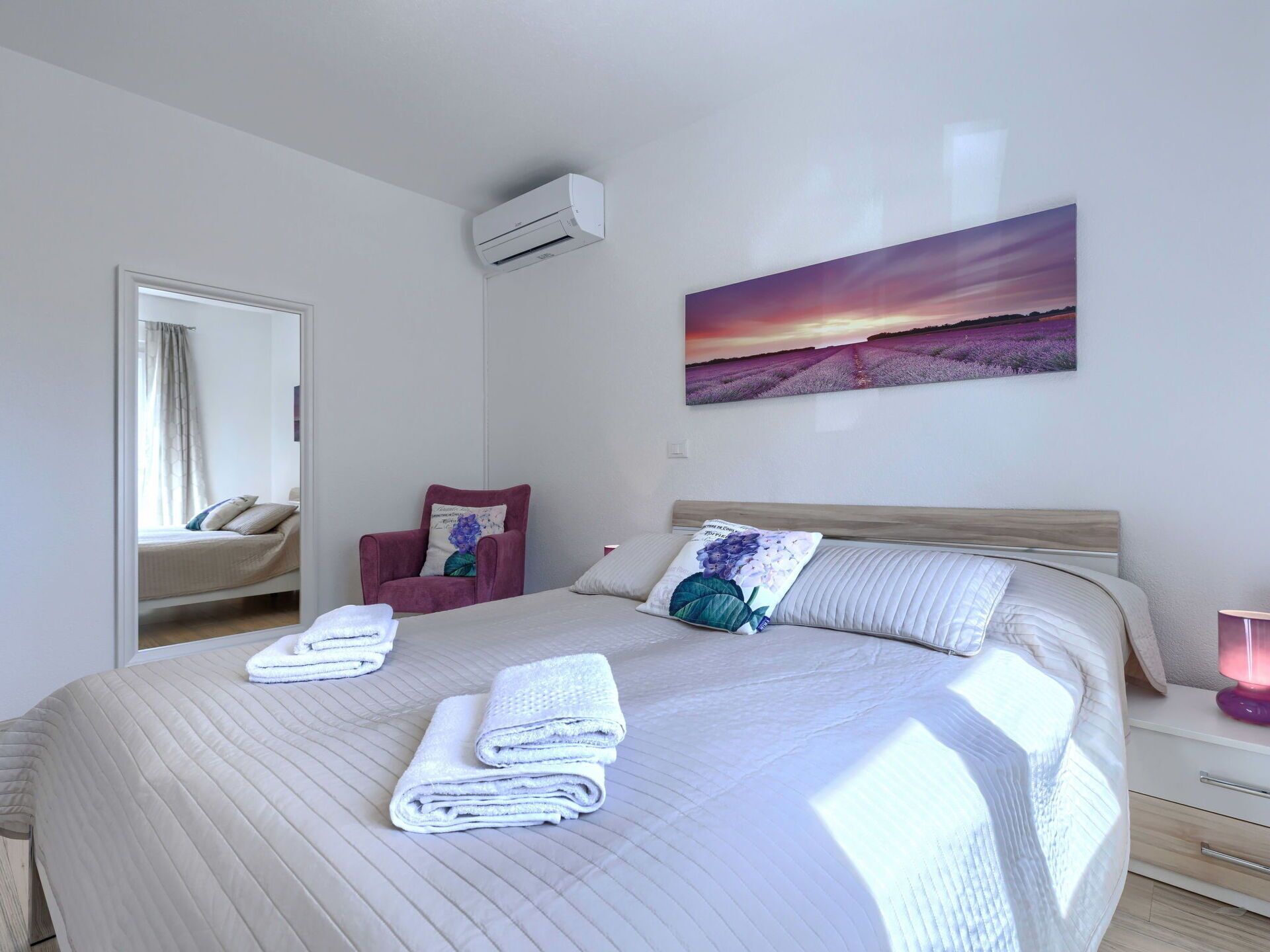 Interior Design, Mobilia, Pavimentazione, Pavimento, Letto, Legna, Camera, Camera Da Letto, Soffitto, Lenzuolo